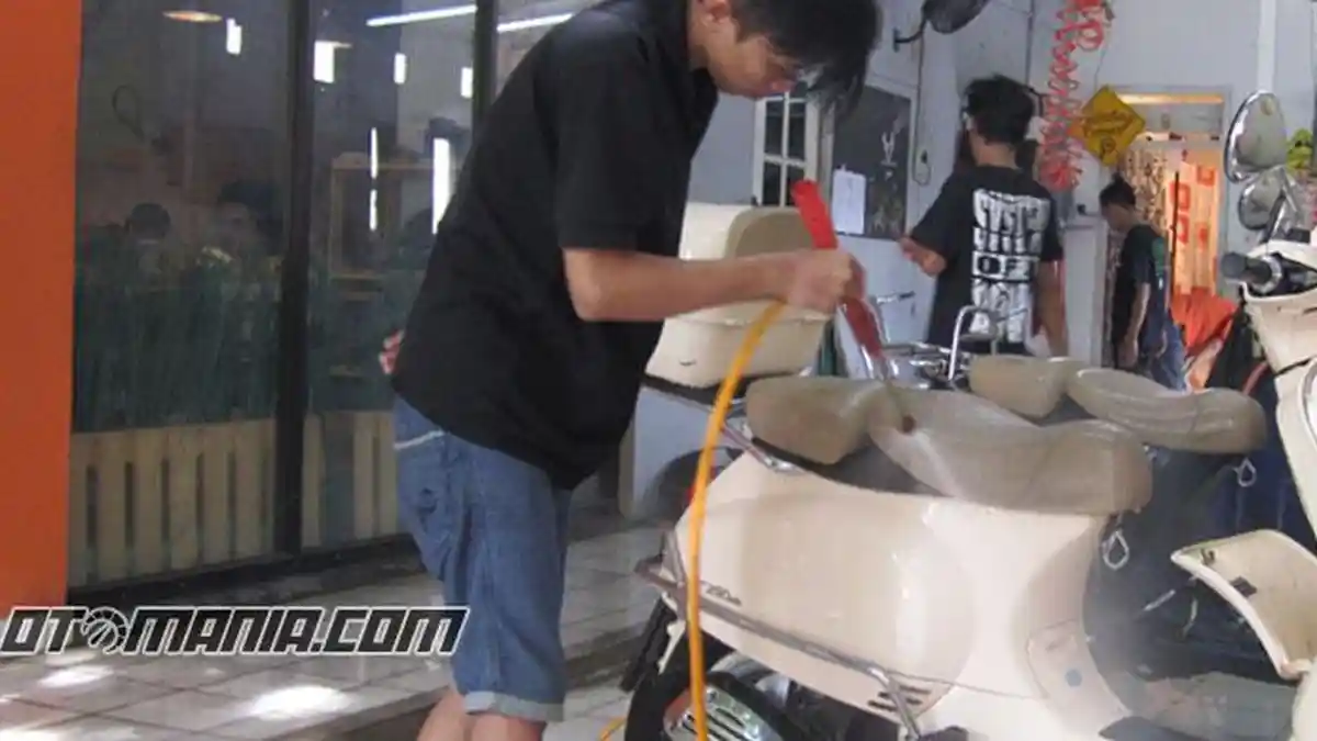 Moto Clean: Solusi Otomotif Cepat di Jantung Cilacap